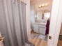 2nd bathroom tub/shower