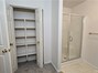 walk-in shower w/seat